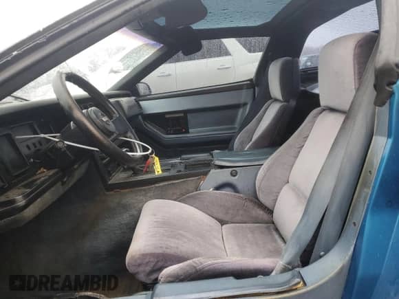 1984 Chevrolet Corvette with VIN 1G1AY0784E5137972, listed as a Copart auction lot 86317974 with 121,919 mi miles and Clean title. Bid and sale history available at DreamBid. Image 7.