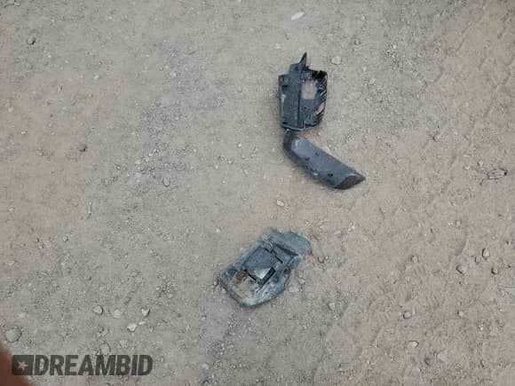 ✅ 2021 Buick Enclave Essence • VIN: 5GAEVAKW6MJ230111 • Лот: 68644305. Опубликован ранее на Copart с пробегом 56 621 миль. Бесплатный доступ к архиву аукционных продаж из США и подробный отчёт об истории автомобиля на DreamBid. Изображение 13.