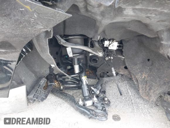 ✅ 2025 Chevrolet Silverado 1500 LT • VIN: 2GCPACED3S1145081 • Lot: 42704992. Listed on IAAI with 9,547 mi. Free auction sales archive from the USA and detailed vehicle history report at DreamBid. Image 18.