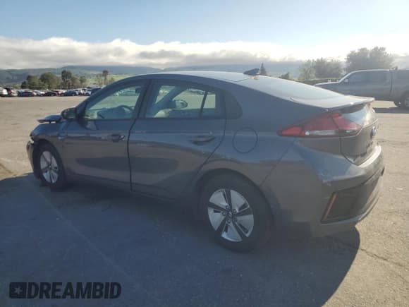 ✅ 2018 Hyundai Ioniq Blue • VIN: KMHC65LC2JU069390 • Lot: 50445545. Wystawiony na Copart z przebiegiem 85 667 mil. Bezpłatny archiwum sprzedaży aukcyjnych z USA i szczegółowy raport historii pojazdu na DreamBid. Zdjęcie 2.