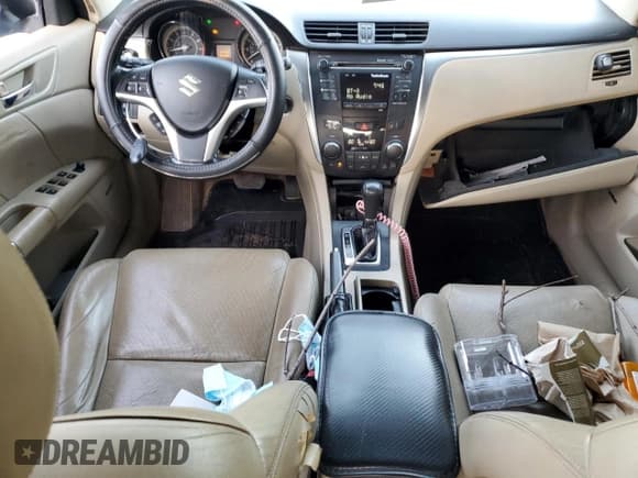 ✅ 2011 Suzuki Kizashi SLS Sport • VIN: JS2RE9A89B6110780 • Lot: 84880205. Wystawiony na Copart z przebiegiem 198 162 mil. Bezpłatny archiwum sprzedaży aukcyjnych z USA i szczegółowy raport historii pojazdu na DreamBid. Zdjęcie 8.