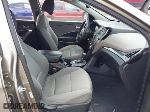 ✅ 2015 Hyundai Santa Fe • VIN: 5XYZUDLB5FG273437 • Лот: 42580624. Опубликован ранее на IAAI с пробегом 92 061 миль. Бесплатный доступ к архиву аукционных продаж из США и подробный отчёт об истории автомобиля на DreamBid. Изображение 5.