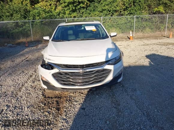 ✅ 2019 Chevrolet Malibu LT • VIN: 1G1ZD5STXKF199955 • Lot: 43335146. Wystawiony na IAAI z przebiegiem 126 678 mil. Bezpłatny archiwum sprzedaży aukcyjnych z USA i szczegółowy raport historii pojazdu na DreamBid. Zdjęcie 12.