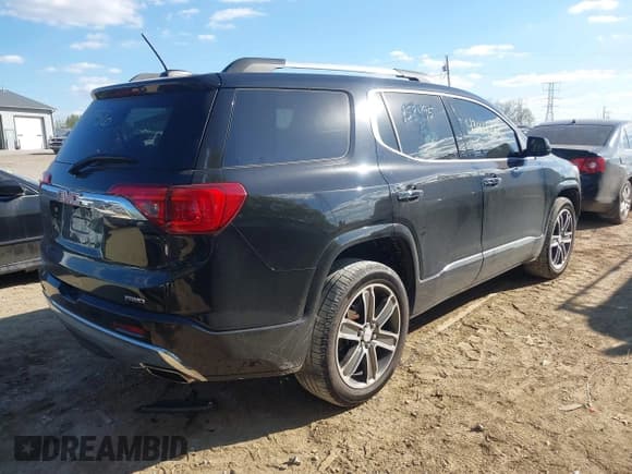 ✅ 2017 GMC Acadia Denali • VIN: 1GKKNXLS5HZ152495 • Lot: 43411756. Listed on IAAI with 115,745 mi. Free auction sales archive from the USA and detailed vehicle history report at DreamBid. Image 4.