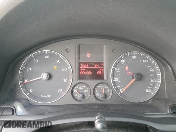 ✅ 2008 Volkswagen Rabbit S • VIN: WVWAA71K98W076562 • Lot: 50376815. Wystawiony na Copart z przebiegiem 226 495 mil. Bezpłatny archiwum sprzedaży aukcyjnych z USA i szczegółowy raport historii pojazdu na DreamBid. Zdjęcie 9.