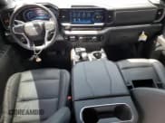 ✅ 2023 Chevrolet Silverado 1500 RST • VIN: 1GCUDEEL9PZ165492 • Lot: 67357414. Wystawiony na Copart z przebiegiem 7 764 mil. Bezpłatny archiwum sprzedaży aukcyjnych z USA i szczegółowy raport historii pojazdu na DreamBid. Zdjęcie 8.