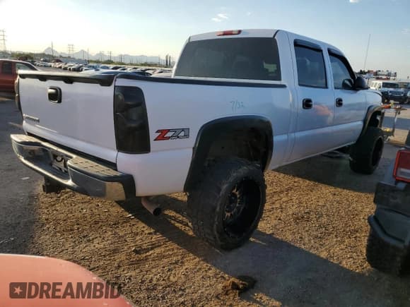 ✅ 2006 Chevrolet Silverado 1500 LT1 • VIN: 2GCEK13T861130567 • Лот: 73341534. Опубликован ранее на Copart с пробегом 262 828 миль. Бесплатный доступ к архиву аукционных продаж из США и подробный отчёт об истории автомобиля на DreamBid. Изображение 3.