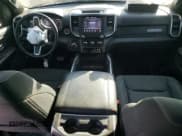 ✅ 2021 Ram 1500 Big Horn • VIN: 1C6SRFBT8MN696535 • Lot: 81989255. Wystawiony na Copart z przebiegiem 110 070 mil. Bezpłatny archiwum sprzedaży aukcyjnych z USA i szczegółowy raport historii pojazdu na DreamBid. Zdjęcie 8.