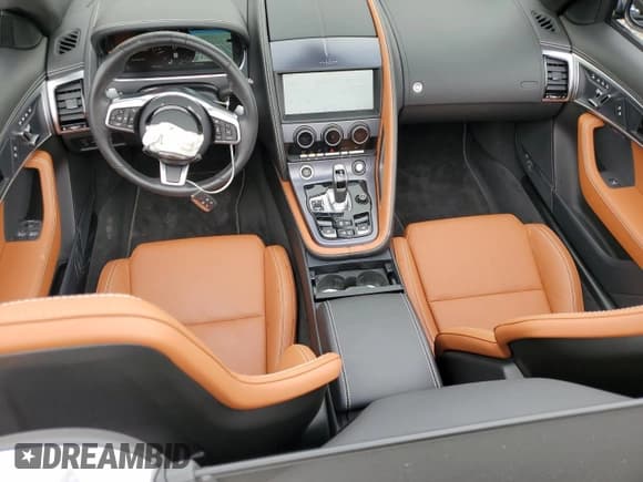 ✅ 2022 Jaguar F-Type • VIN: SAJDD5EE4NCK78236 • Lot: 46055964. Wystawiony na Copart z przebiegiem 8 567 mil. Bezpłatny archiwum sprzedaży aukcyjnych z USA i szczegółowy raport historii pojazdu na DreamBid. Zdjęcie 8.