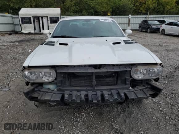2011 Dodge Challenger R/T z VIN 2B3CJ5DTXBH574956, wystawiony jako Copart lot #72314224 z przebiegiem 58 054 mil mil oraz Szkoda całkowita • Salvage title. Historia ofert i sprzedaży dostępna na DreamBid. Obrazek 5.