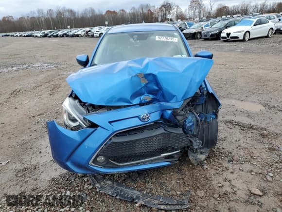 ✅ 2020 Toyota Yaris XLE • VIN: 3MYDLBJV9LY706457 • Lot: 92778295. Wystawiony na Copart z przebiegiem 81 409 mil. Bezpłatny archiwum sprzedaży aukcyjnych z USA i szczegółowy raport historii pojazdu na DreamBid. Zdjęcie 5.