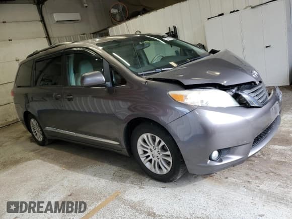 ✅ 2011 Toyota Sienna XLE • VIN: 5TDYK3DC7BS080903 • Lot: 92045165. Listed on Copart with 168,196 mi. Free auction sales archive from the USA and detailed vehicle history report at DreamBid. Image 4.