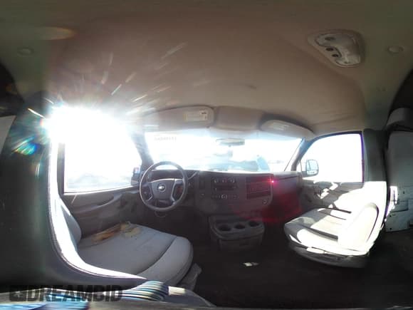 ✅ 2011 Chevrolet Express Cargo • VIN: 1GCSGAFX1B1175739 • Lot: 43458555. Wystawiony na IAAI z przebiegiem 95 298 mil. Bezpłatny archiwum sprzedaży aukcyjnych z USA i szczegółowy raport historii pojazdu na DreamBid. Zdjęcie 18.