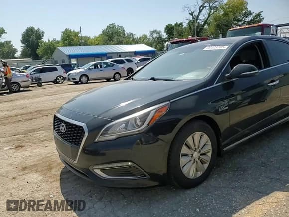 ✅ 2017 Hyundai Sonata SE • VIN: KMHE24L14HA055421 • Лот: 80409205. Опубликован ранее на Copart с пробегом 122 240 миль. Бесплатный доступ к архиву аукционных продаж из США и подробный отчёт об истории автомобиля на DreamBid. Изображение 13.