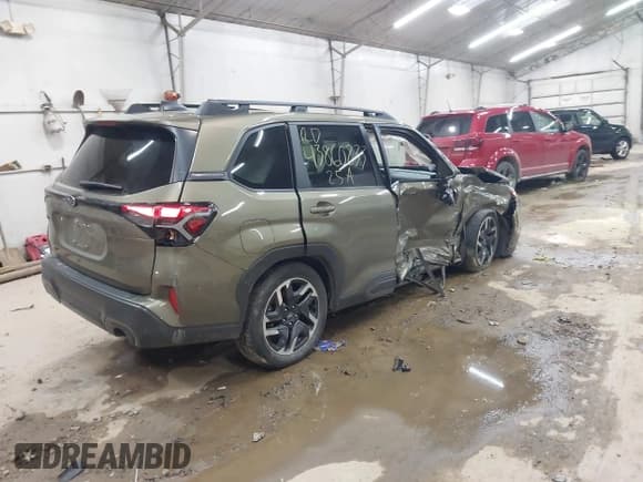 ✅ 2025 Subaru Forester Limited • VIN: JF2SLDRC7SH404245 • Лот: 43860233. Опубликован ранее на IAAI с пробегом 12 261 миль. Бесплатный доступ к архиву аукционных продаж из США и подробный отчёт об истории автомобиля на DreamBid. Изображение 4.