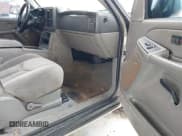 ✅ 2005 Chevrolet Suburban LT • VIN: 3GNEC16Z25G132924 • Lot: 42540387. Listed on IAAI with 336,563 mi. Free auction sales archive from the USA and detailed vehicle history report at DreamBid. Image 5.