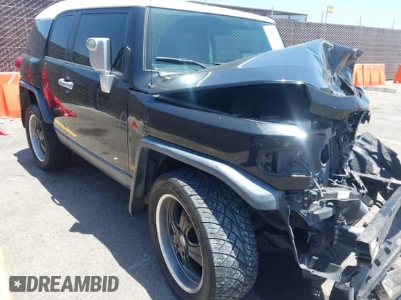 ✅ 2007 Toyota FJ Cruiser • VIN: JTEZU11F270014900 • Lot: 42528080. Wystawiony na IAAI z przebiegiem 161 730 mil. Bezpłatny archiwum sprzedaży aukcyjnych z USA i szczegółowy raport historii pojazdu na DreamBid. Zdjęcie 1.