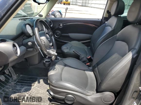 ✅ 2011 MINI Clubman S • VIN: WMWZG3C50BTY30973 • Лот: 67836165. Опубликован ранее на Copart с пробегом 139 330 миль. Бесплатный доступ к архиву аукционных продаж из США и подробный отчёт об истории автомобиля на DreamBid. Изображение 7.