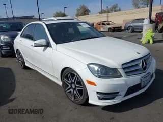 ✅ 2013 Mercedes-Benz C 250 Luxury • VIN: WDDGF4HB6DR286163 • Лот: 43619589. Опубликован ранее на IAAI с пробегом 147 872 миль. Бесплатный доступ к архиву аукционных продаж из США и подробный отчёт об истории автомобиля на DreamBid. Изображение 1.
