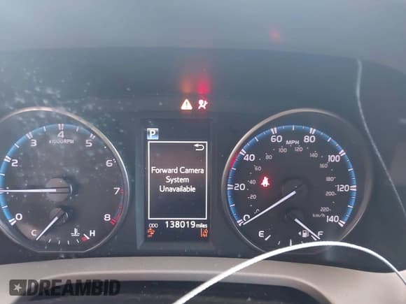 ✅ 2018 Toyota RAV4 XLE • VIN: 2T3WFREV2JW512910 • Lot: 42772049. Listed on IAAI with 138,019 mi. Free auction sales archive from the USA and detailed vehicle history report at DreamBid. Image 7.