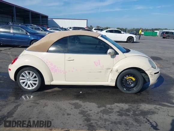 ✅ 2008 Volkswagen Beetle SE • VIN: 3VWRF31Y78M400414 • Lot: 43267745. Listed on IAAI with 129,692 mi. Free auction sales archive from the USA and detailed vehicle history report at DreamBid. Image 13.