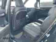 2025 Hyundai Palisade Calligraphy with VIN KM8R74GE6SU856907, listed as a IAAI auction lot 42065127 with 5,184 mi miles and . Bid and sale history available at DreamBid. Image 8.