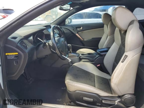 ✅ 2013 Hyundai Genesis Coupe 2.0T • VIN: KMHHT6KD8DU090246 • Lot: 68540855. Wystawiony na Copart z przebiegiem 216 115 mil. Bezpłatny archiwum sprzedaży aukcyjnych z USA i szczegółowy raport historii pojazdu na DreamBid. Zdjęcie 7.