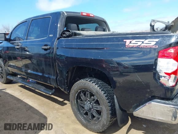 ✅ 2016 Toyota Tundra SR5 • VIN: 5TFEM5F13GX102952 • Lot: 41881999. Listed on IAAI with 106,065 mi. Free auction sales archive from the USA and detailed vehicle history report at DreamBid. Image 15.