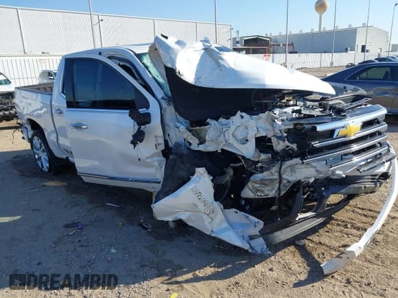 ✅ 2025 Chevrolet Silverado 1500 High Country • VIN: 1GCUKJEL7SZ110059 • Лот: 43449624. Опубликован ранее на IAAI с пробегом 20 466 миль. Бесплатный доступ к архиву аукционных продаж из США и подробный отчёт об истории автомобиля на DreamBid. Изображение 1.