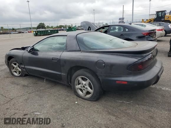 ✅ 1998 Pontiac Firebird Firebird • VIN: 2G2FS22K2W2209783 • Lot: 69790445. Wystawiony na Copart z przebiegiem Nie podano. Bezpłatny archiwum sprzedaży aukcyjnych z USA i szczegółowy raport historii pojazdu na DreamBid. Zdjęcie 2.