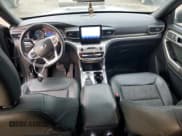 ✅ 2021 Ford Explorer Timberline • VIN: 1FMSK8JH4MGC46211 • Lot: 76772954. Wystawiony na Copart z przebiegiem 71 557 mil. Bezpłatny archiwum sprzedaży aukcyjnych z USA i szczegółowy raport historii pojazdu na DreamBid. Zdjęcie 8.