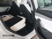 ✅ 2026 Tesla Model Y Long Range Launch Series • VIN: 7SAYGDEEXTF346625 • Lot: 43208694. Wystawiony na IAAI z przebiegiem 5 848 mil. Bezpłatny archiwum sprzedaży aukcyjnych z USA i szczegółowy raport historii pojazdu na DreamBid. Zdjęcie 8.