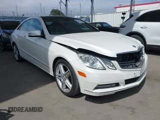 ✅ 2013 Mercedes-Benz E 350 • VIN: WDDKJ5KB1DF197335 • Lot: 42272831. Listed on IAAI with 58,092 mi. Free auction sales archive from the USA and detailed vehicle history report at DreamBid. Image 1.