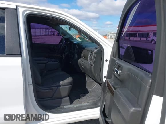 ✅ 2020 Chevrolet Silverado 1500 LT • VIN: 1GCRWCED5LZ160006 • Lot: 43671072. Wystawiony na IAAI z przebiegiem 151 579 mil. Bezpłatny archiwum sprzedaży aukcyjnych z USA i szczegółowy raport historii pojazdu na DreamBid. Zdjęcie 5.