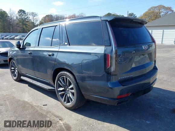 ✅ 2021 Cadillac Escalade • VIN: 1GYS4FKT6MR333998 • Lot: 43846400. Listed on IAAI with 140,123 mi. Free auction sales archive from the USA and detailed vehicle history report at DreamBid. Image 3.