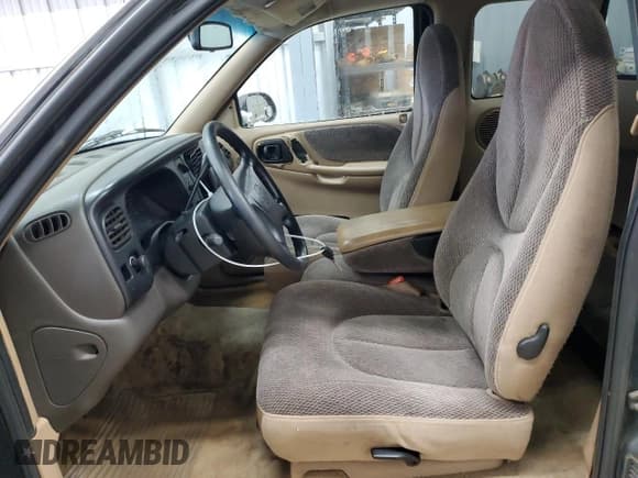 ✅ 1997 Dodge Dakota • VIN: 1B7GL23X6VS120925 • Lot: 81242474. Wystawiony na Copart z przebiegiem 190 295 mil. Bezpłatny archiwum sprzedaży aukcyjnych z USA i szczegółowy raport historii pojazdu na DreamBid. Zdjęcie 7.