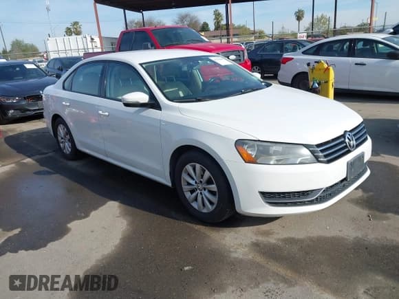 ✅ 2014 Volkswagen Passat Wolfsburg Edition • VIN: 1VWAT7A30EC097331 • Lot: 41762061. Wystawiony na IAAI z przebiegiem 173 351 mil. Bezpłatny archiwum sprzedaży aukcyjnych z USA i szczegółowy raport historii pojazdu na DreamBid. Zdjęcie 1.