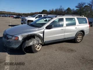 ✅ 2004 Volvo V70 XC Cross Country • VIN: YV1SZ59H841161467 • Lot: 81909735. Listed on Copart with 36,930 mi. Free auction sales archive from the USA and detailed vehicle history report at DreamBid. Image 1.