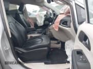 ✅ 2023 Chrysler Pacifica Touring L • VIN: 2C4RC1BG2PR624607 • Lot: 43731422. Wystawiony na IAAI z przebiegiem 63 563 mil. Bezpłatny archiwum sprzedaży aukcyjnych z USA i szczegółowy raport historii pojazdu na DreamBid. Zdjęcie 5.