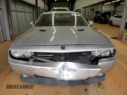 ✅ 2009 Dodge Challenger R/T • VIN: 2B3LJ54T89H617152 • Lot: 43957805. Wystawiony na Copart z przebiegiem 215 445 mil. Bezpłatny archiwum sprzedaży aukcyjnych z USA i szczegółowy raport historii pojazdu na DreamBid. Zdjęcie 5.