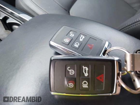 ✅ 2019 Land Rover Range Rover • VIN: SALGS2RE6KA535049 • Lot: 42117405. Listed on IAAI with 118,352 mi. Free auction sales archive from the USA and detailed vehicle history report at DreamBid. Image 11.