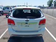 ✅ 2012 Kia Sorento SX • VIN: 5XYKWDA25CG227942 • Лот: 42582266. Опубликован ранее на IAAI с пробегом 137 921 миль. Бесплатный доступ к архиву аукционных продаж из США и подробный отчёт об истории автомобиля на DreamBid. Изображение 6.