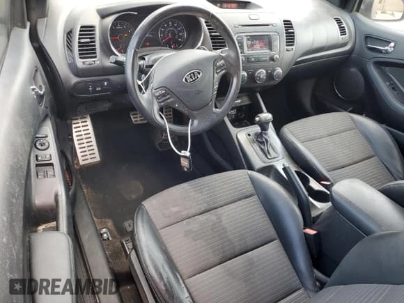 ✅ 2016 Kia Forte SX • VIN: KNAFZ6A3XG5623969 • Лот: 81349775. Опубликован ранее на Copart с пробегом 137 776 миль. Бесплатный доступ к архиву аукционных продаж из США и подробный отчёт об истории автомобиля на DreamBid. Изображение 8.