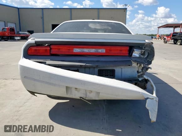 ✅ 2010 Dodge Challenger R/T Classic • VIN: 2B3CJ5DT5AH265314 • Lot: 84920985. Listed on Copart with 168,081 mi. Free auction sales archive from the USA and detailed vehicle history report at DreamBid. Image 6.