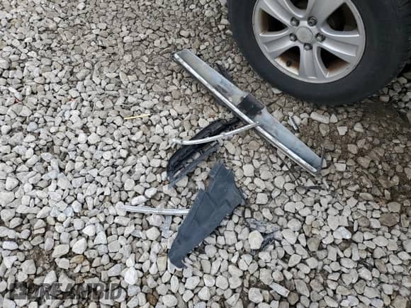 2008 Saturn VUE XE z VIN 3GSCL33P18S656621, wystawiony jako Copart lot #43437605 z przebiegiem 131 945 mil mil oraz Szkoda całkowita • Salvage title. Historia ofert i sprzedaży dostępna na DreamBid. Obrazek 13.