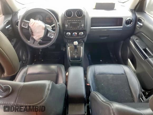 ✅ 2017 Jeep Patriot Sport SE • VIN: 1C4NJPBA6HD202041 • Lot: 61587905. Listed on Copart with 78,562 mi. Free auction sales archive from the USA and detailed vehicle history report at DreamBid. Image 8.