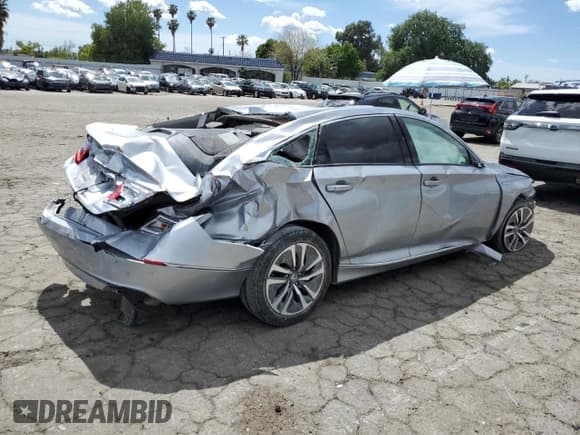 ✅ 2018 Honda Accord EX-L • VIN: 1HGCV3F68JA006542 • Лот: 50642925. Опубликован ранее на Copart с пробегом Не указан. Бесплатный доступ к архиву аукционных продаж из США и подробный отчёт об истории автомобиля на DreamBid. Изображение 3.