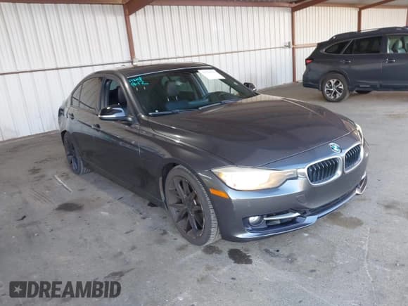 ✅ 2013 BMW 3 Series 328i • VIN: WBA3C1G55DNR46385 • Lot: 43216571. Wystawiony na IAAI z przebiegiem 110 508 mil. Bezpłatny archiwum sprzedaży aukcyjnych z USA i szczegółowy raport historii pojazdu na DreamBid. Zdjęcie 1.