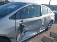 ✅ 2024 Toyota Corolla LE • VIN: 5YFB4MDE8RP169678 • Lot: 43105395. Wystawiony na IAAI z przebiegiem 23 204 mil. Bezpłatny archiwum sprzedaży aukcyjnych z USA i szczegółowy raport historii pojazdu na DreamBid. Zdjęcie 6.