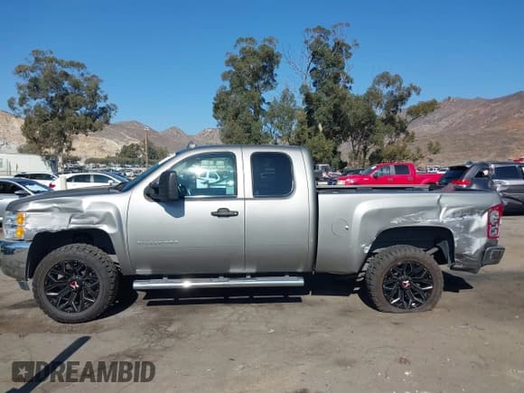 ✅ 2013 Chevrolet Silverado 1500 LS • VIN: 1GCRCREA9DZ281494 • Lot: 43604074. Listed on IAAI with 171,647 mi. Free auction sales archive from the USA and detailed vehicle history report at DreamBid. Image 14.